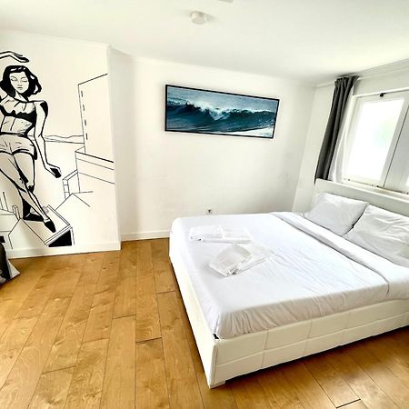 Oeiras Beach Private Room 9 - Double Bedroom With Shared Bathroom & Terrace Оэйраш Экстерьер фото