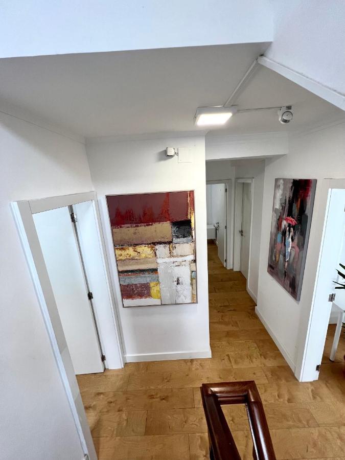 Oeiras Beach Private Room 9 - Double Bedroom With Shared Bathroom & Terrace Оэйраш Экстерьер фото