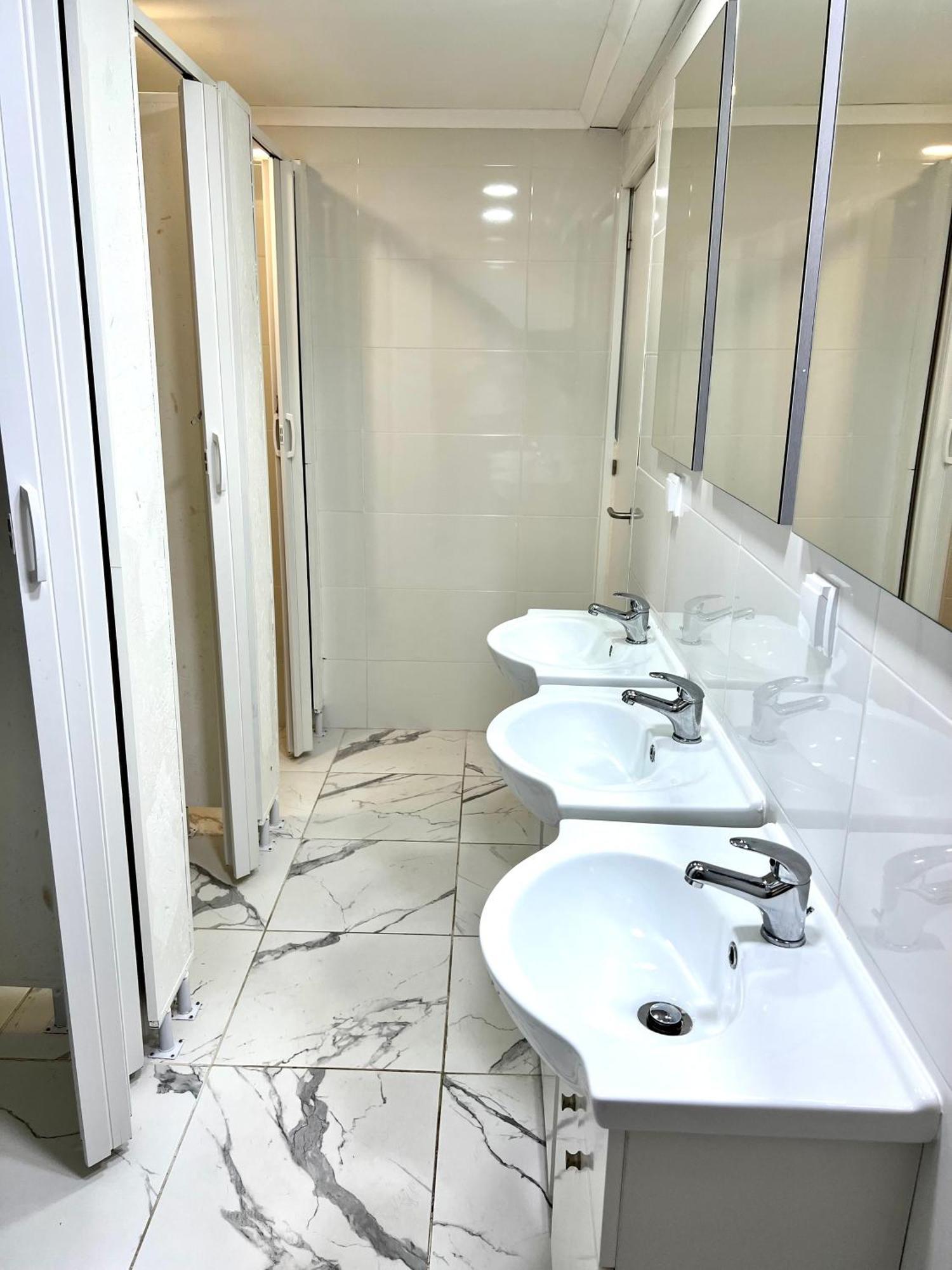 Oeiras Beach Private Room 9 - Double Bedroom With Shared Bathroom & Terrace Оэйраш Экстерьер фото