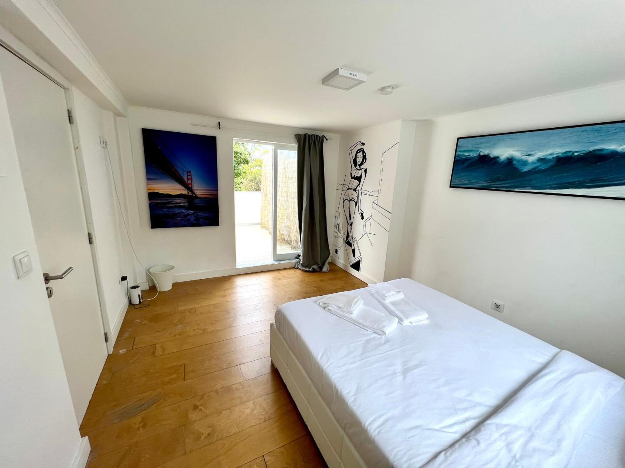 Oeiras Beach Private Room 9 - Double Bedroom With Shared Bathroom & Terrace Оэйраш Экстерьер фото